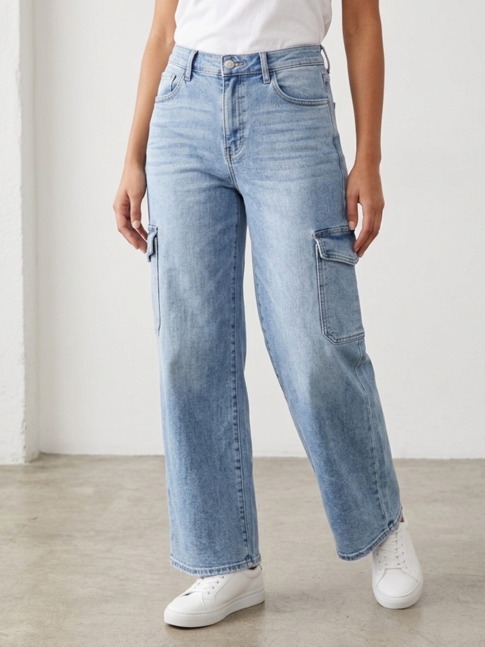 Just USA Light Wash Blue Women's Cargo Wide-Leg Jeans 8/29
